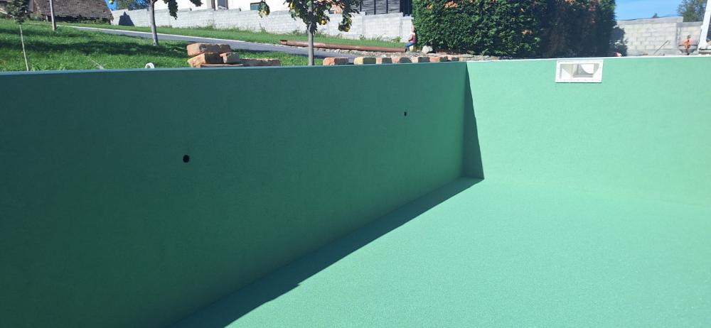 Uspravna Površina, Zidovi